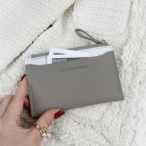 ⚠️Clearance Light Grey And White Slim Cardholder / Wallet - Picture 3 of 4
